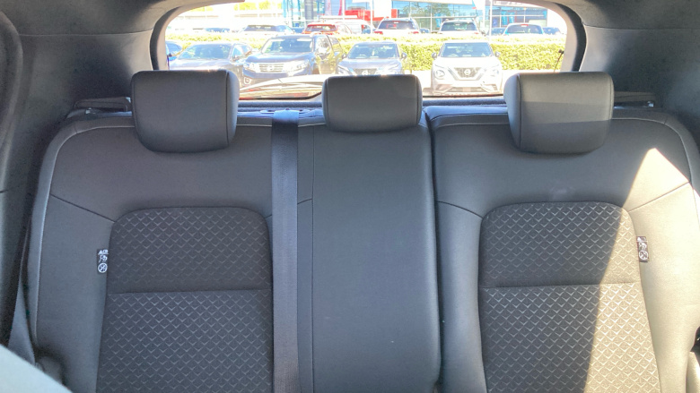 Nissan Juke 1.0 DiG-T 114 N-Connecta 5dr Petrol Hatchback